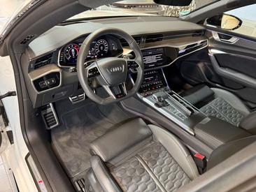 Audi RS7 — photo 13