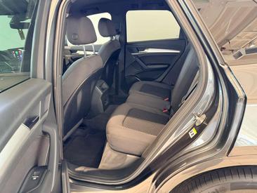 Audi Q5 35 TDI — photo 21