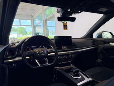 Audi Q5 35 TDI — photo 22