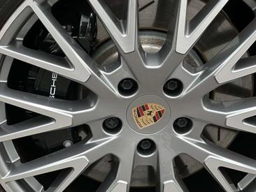 Porsche Panamera 4S E-Hybrid — photo 28