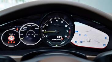 Porsche Panamera 4 E-Hybrid — photo 22