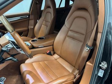 Porsche Panamera 4S — photo 10