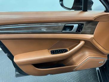Porsche Panamera 4S — photo 11