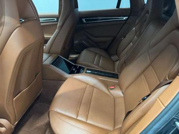 Porsche Panamera 4S — photo 14