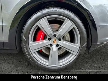 Porsche Cayenne III GTS — photo 9