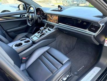 Porsche Panamera — photo 17
