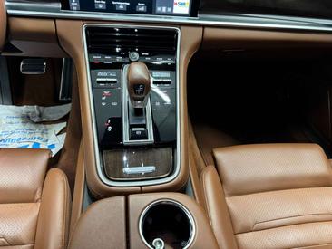Porsche Panamera 4S — photo 19