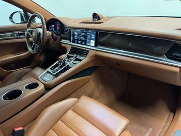 Porsche Panamera 4S — photo 20