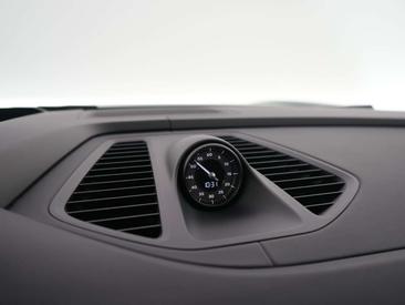 Porsche Macan Turbo Electric — photo 18