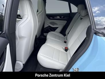 Porsche Macan Electric — photo 10