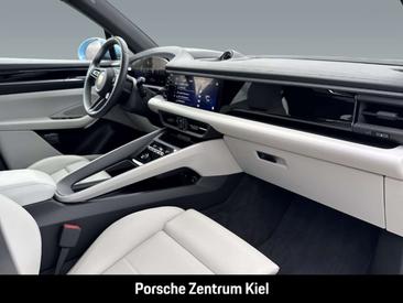 Porsche Macan Electric — photo 12
