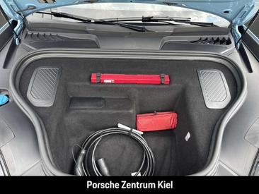 Porsche Macan Electric — photo 16