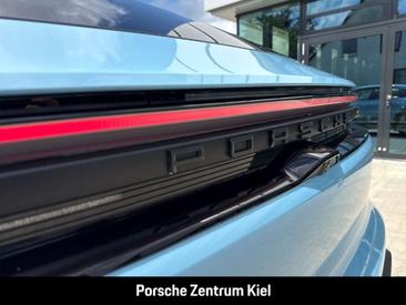 Porsche Macan Electric — photo 26