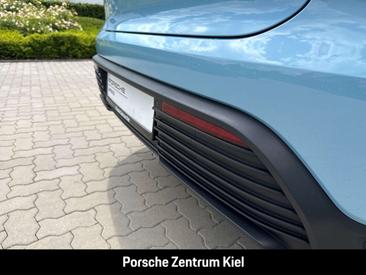 Porsche Macan Electric — photo 27