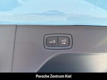 Porsche Macan Electric — photo 28
