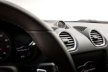 Porsche 718 Cayman T — photo 26
