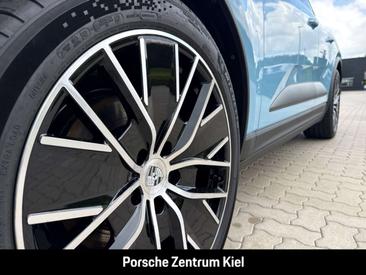 Porsche Macan Electric — photo 47