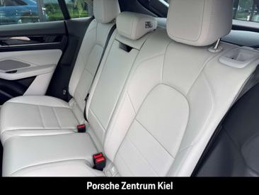 Porsche Macan Electric — photo 50