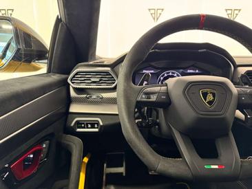 Lamborghini Urus Performante — photo 14