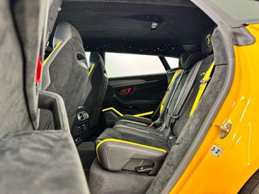 Lamborghini Urus Performante — photo 29