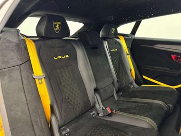 Lamborghini Urus Performante — photo 32