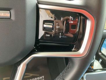 Land Rover Range Rover Evoque P300 — photo 16