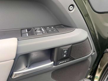 Land Rover Defender 90 Hard Top D250 — photo 18