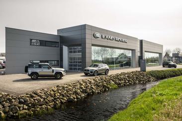 Land Rover Defender 130 D300 MHEV — photo 17