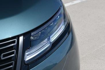 Land Rover Range Rover Velar P400e — photo 12