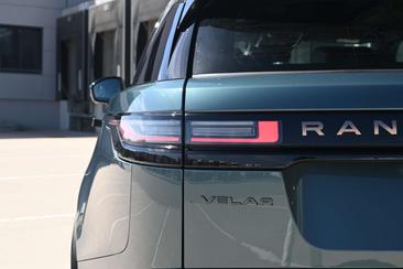 Land Rover Range Rover Velar P400e — photo 16