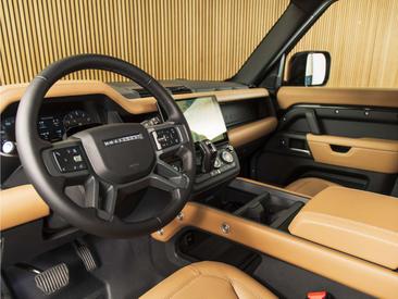 Land Rover Defender 130 D300 MHEV — photo 13