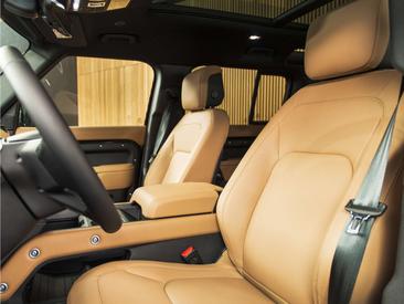 Land Rover Defender 130 D300 MHEV — photo 14