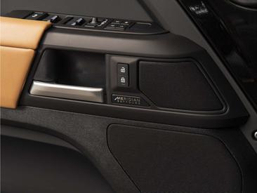 Land Rover Defender 130 D300 MHEV — photo 17
