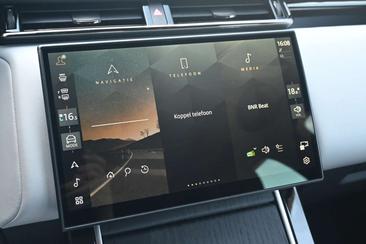 Land Rover Range Rover Velar P400e — photo 25