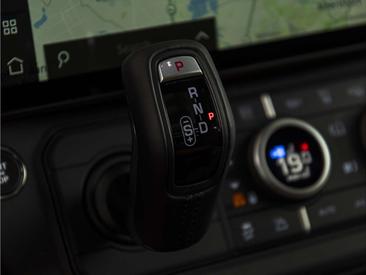 Land Rover Defender 130 D300 MHEV — photo 22
