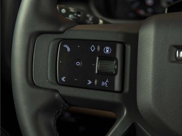 Land Rover Defender 130 D300 MHEV — photo 24