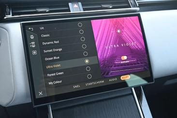 Land Rover Range Rover Velar P400e — photo 33