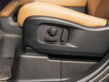 Land Rover Defender 130 D300 MHEV — photo 28