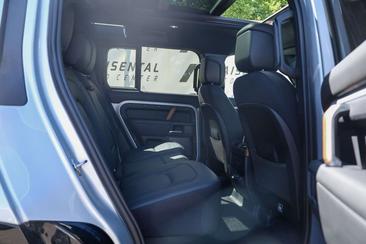 Land Rover Defender 130 Outbound — photo 10