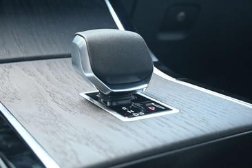Land Rover Range Rover Velar P400e — photo 43