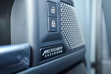 Land Rover Defender 130 Outbound — photo 19