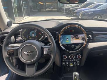 Mini 3 Portes Berline Cooper SE — photo 5