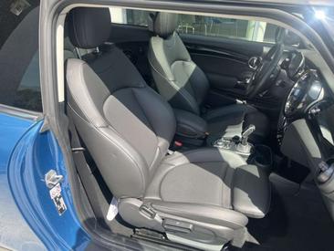Mini 3 Portes Berline Cooper SE — photo 9