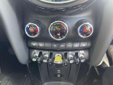 Mini 3 Portes Berline Cooper SE — photo 12