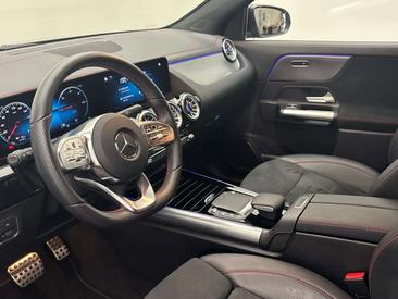 Mercedes EQA 250 — photo 12