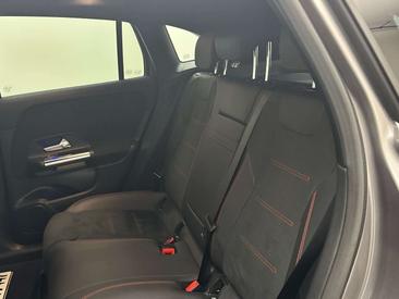 Mercedes EQA 250 — photo 14
