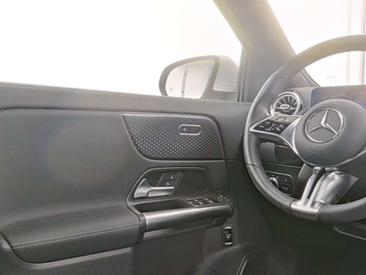 Mercedes EQA 350 — photo 8