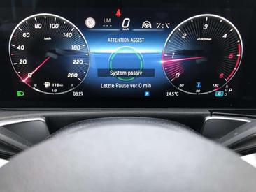 Mercedes GLB 200d — photo 10