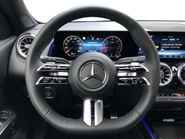 Mercedes GLB 200d — photo 11