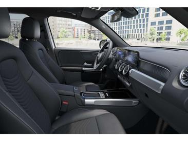 Mercedes EQB 300 4MATIC — photo 9